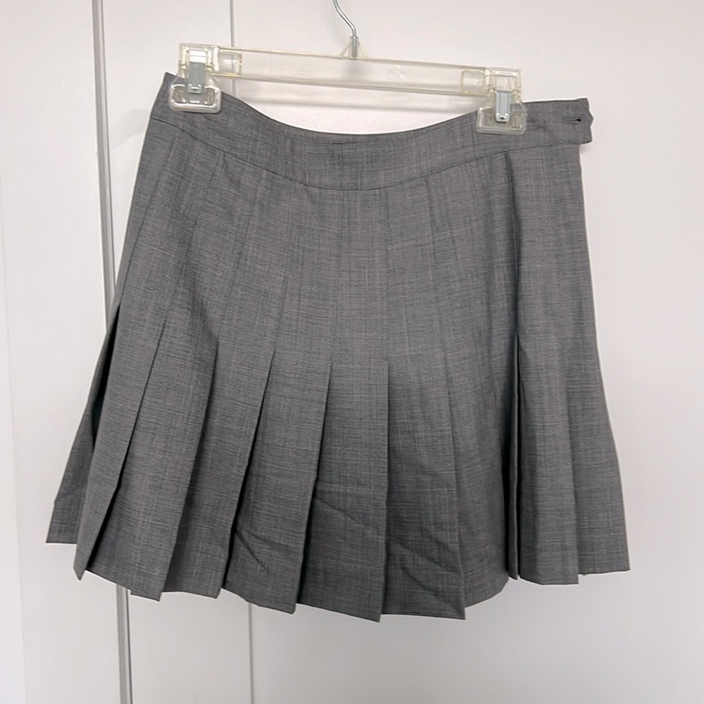 Aritzia Talula grey pleated mini skirt
